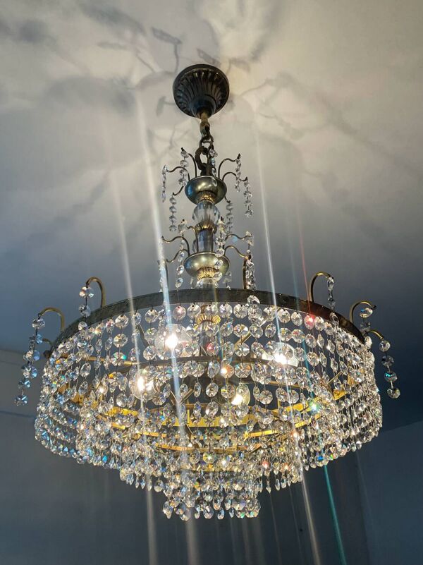 Lustre cascade en laiton et pampilles de cristal
