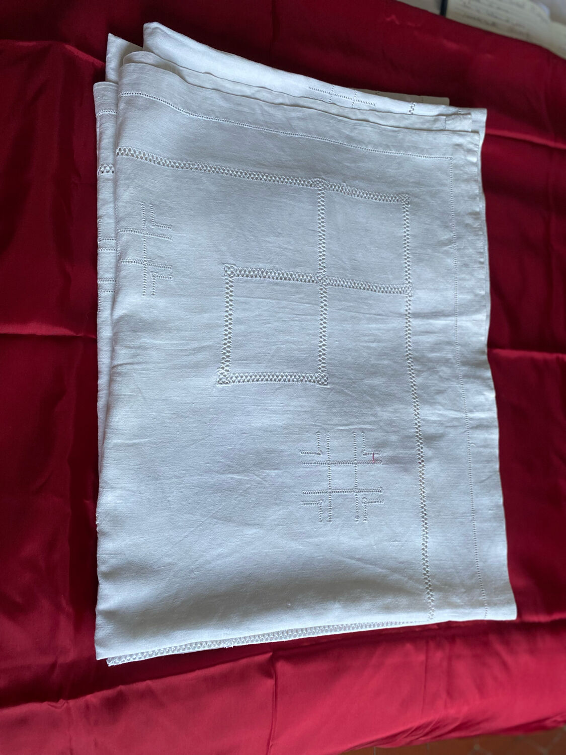 MD embroidered tablecloth