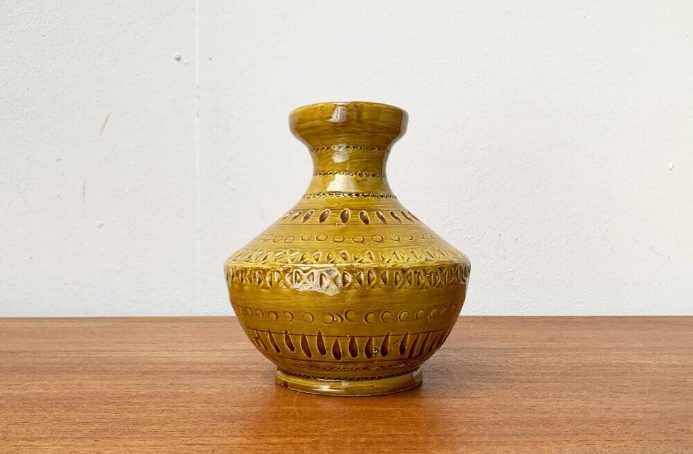 Italian pottery carafe from the mid-century by Aldo Londi for Bitossi, 1960s.