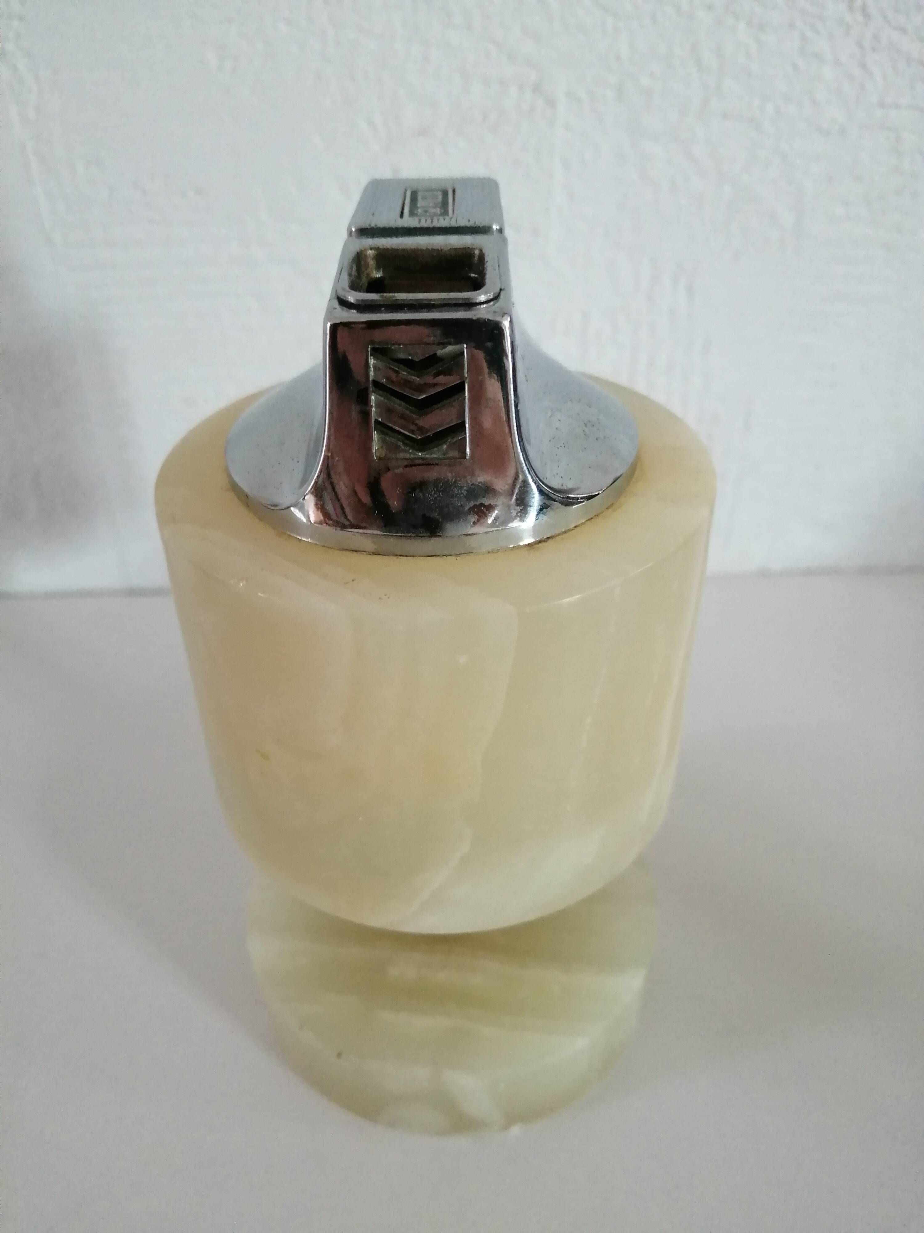 Briquet de table piezo onyx et métal doré, kogen 1970-1980