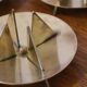 Trio de bougeoirs scandinaves en laiton Pierre Forsell pour Skultuna
