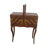 70/80 varnished wood sewing basket