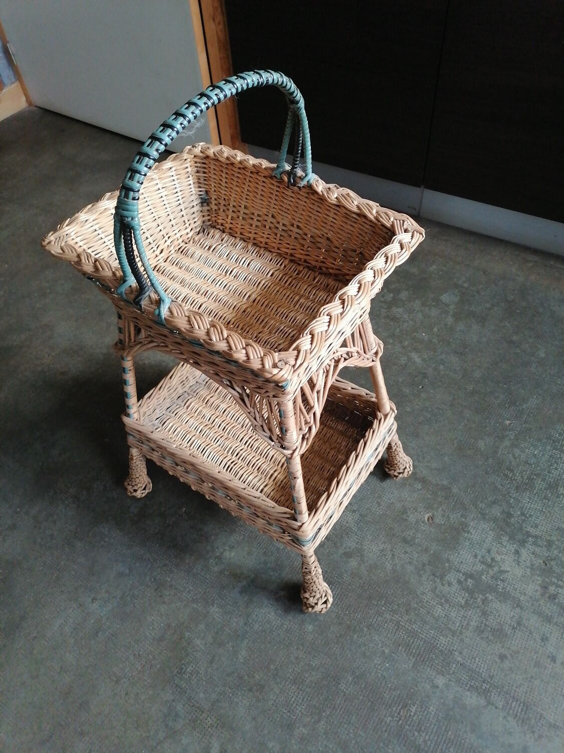 1900 yresse wicker worker serving table