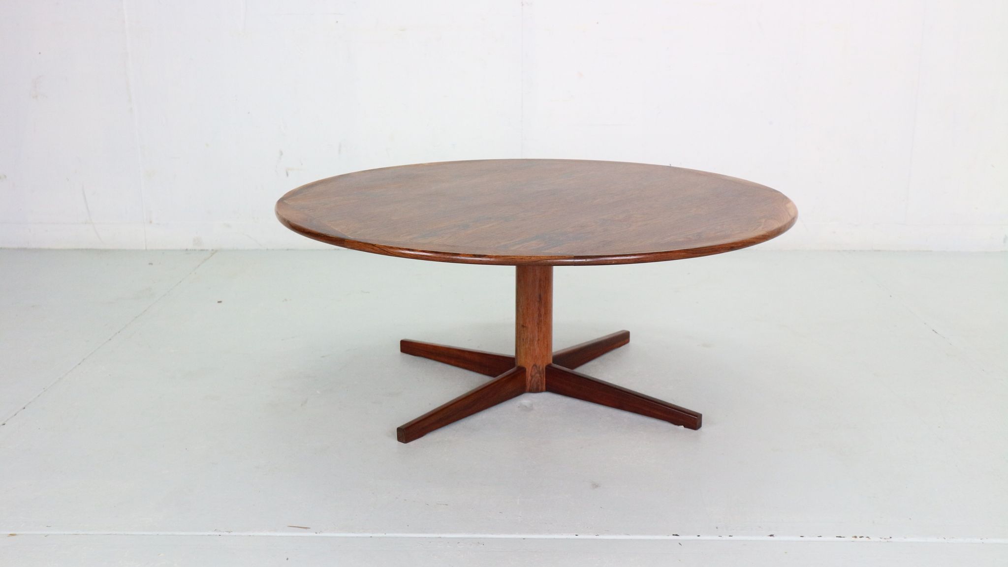 Mid century modern  round rosewood coffee table, 1960s denmark
