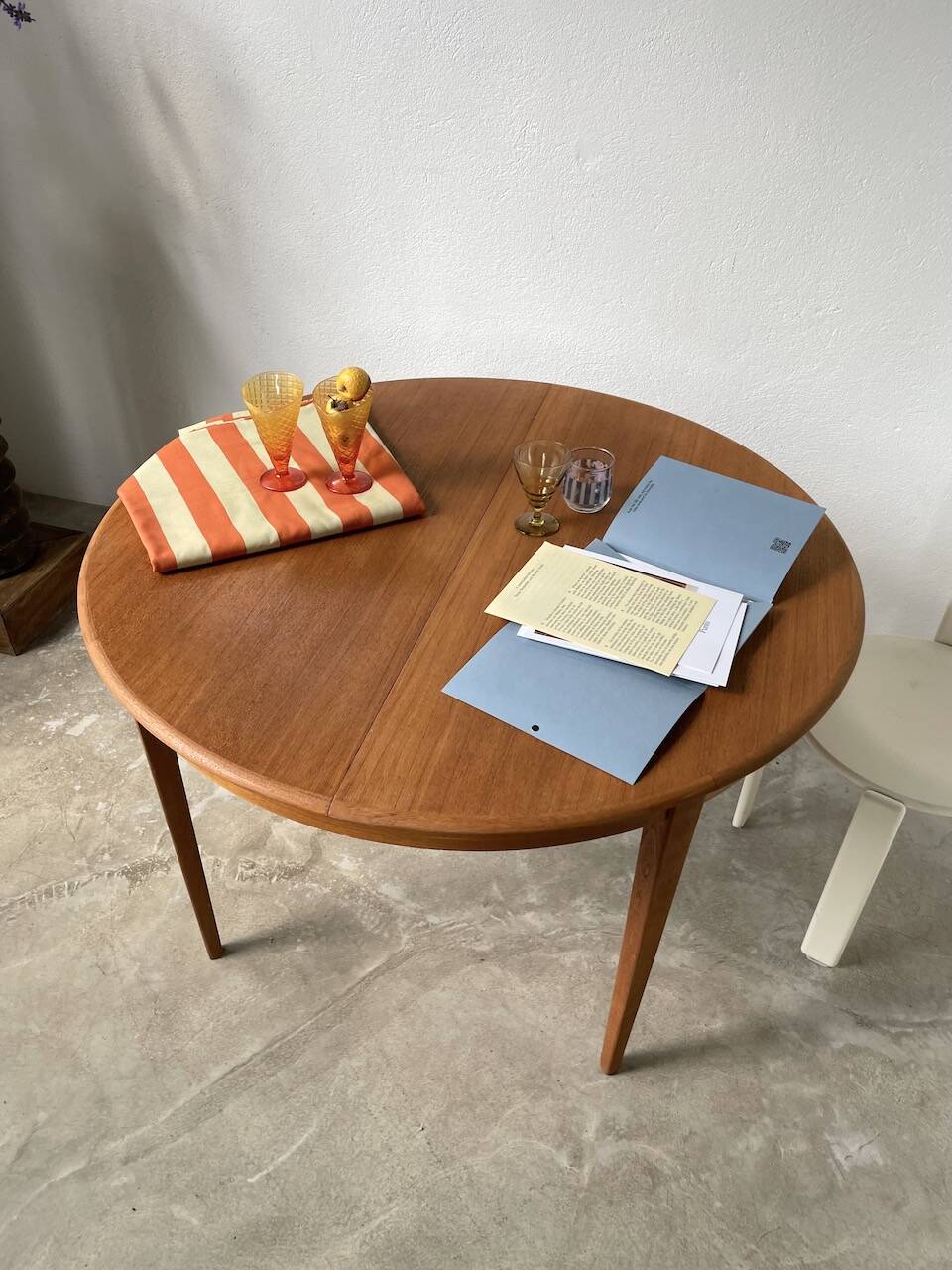 Scandinavian round teak table with extension