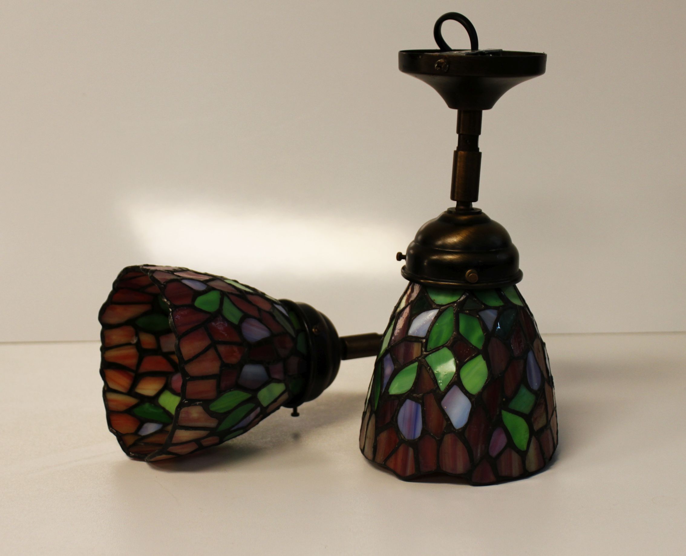 Applique Tiffany, vitrail et étain
