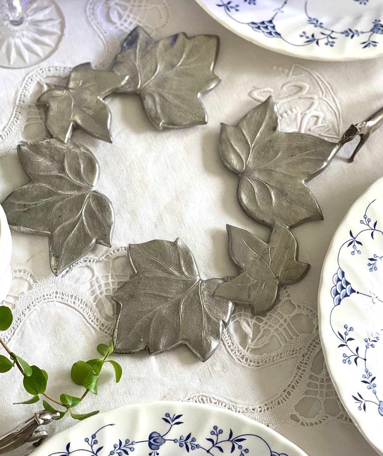 Dessous de plat en étain