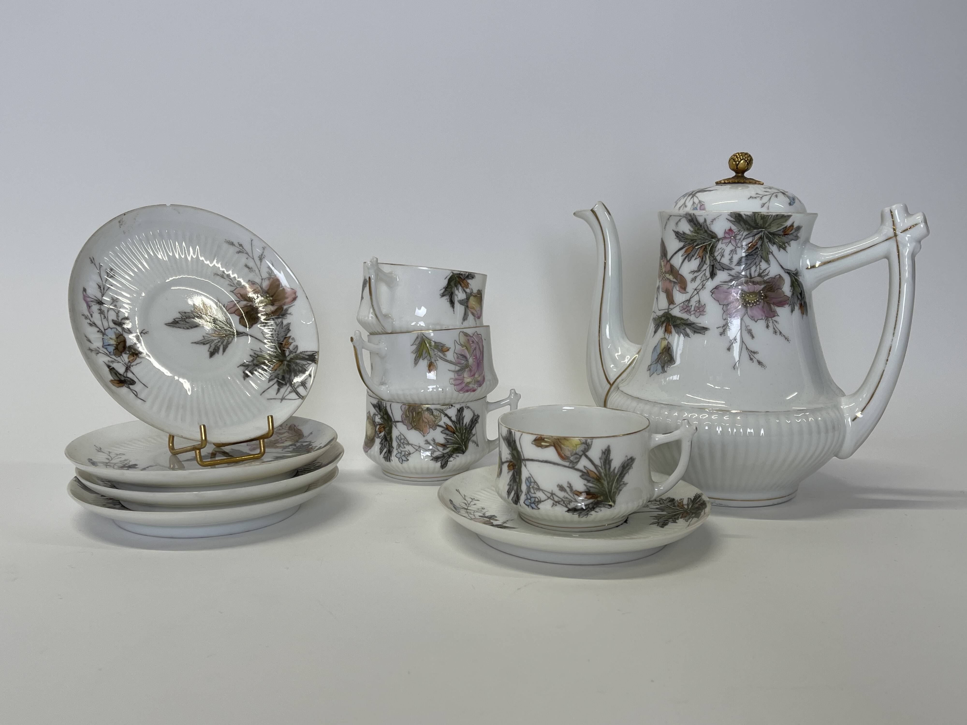 Porcelain coffee service decorated with flowers, The Great Stores of the Louvre