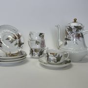 Porcelain coffee service decorated with flowers, The Great Stores of the Louvre