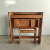 Foldable pine children's desk