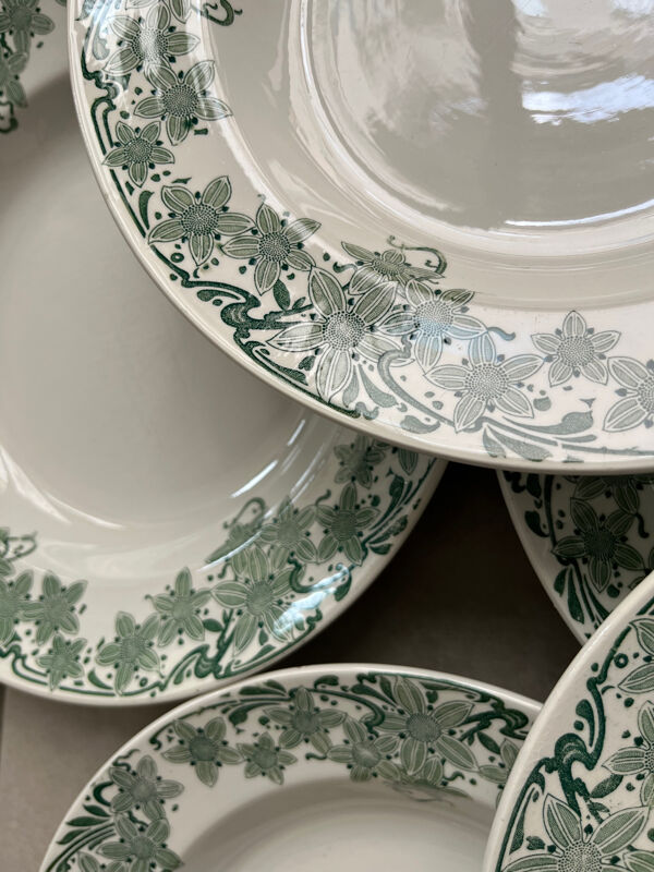 Set de 10 assiettes « Prunelle » Boch La Louvière
