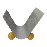 Vintage magazine rack in painted metal and wooden balls - minimalist design