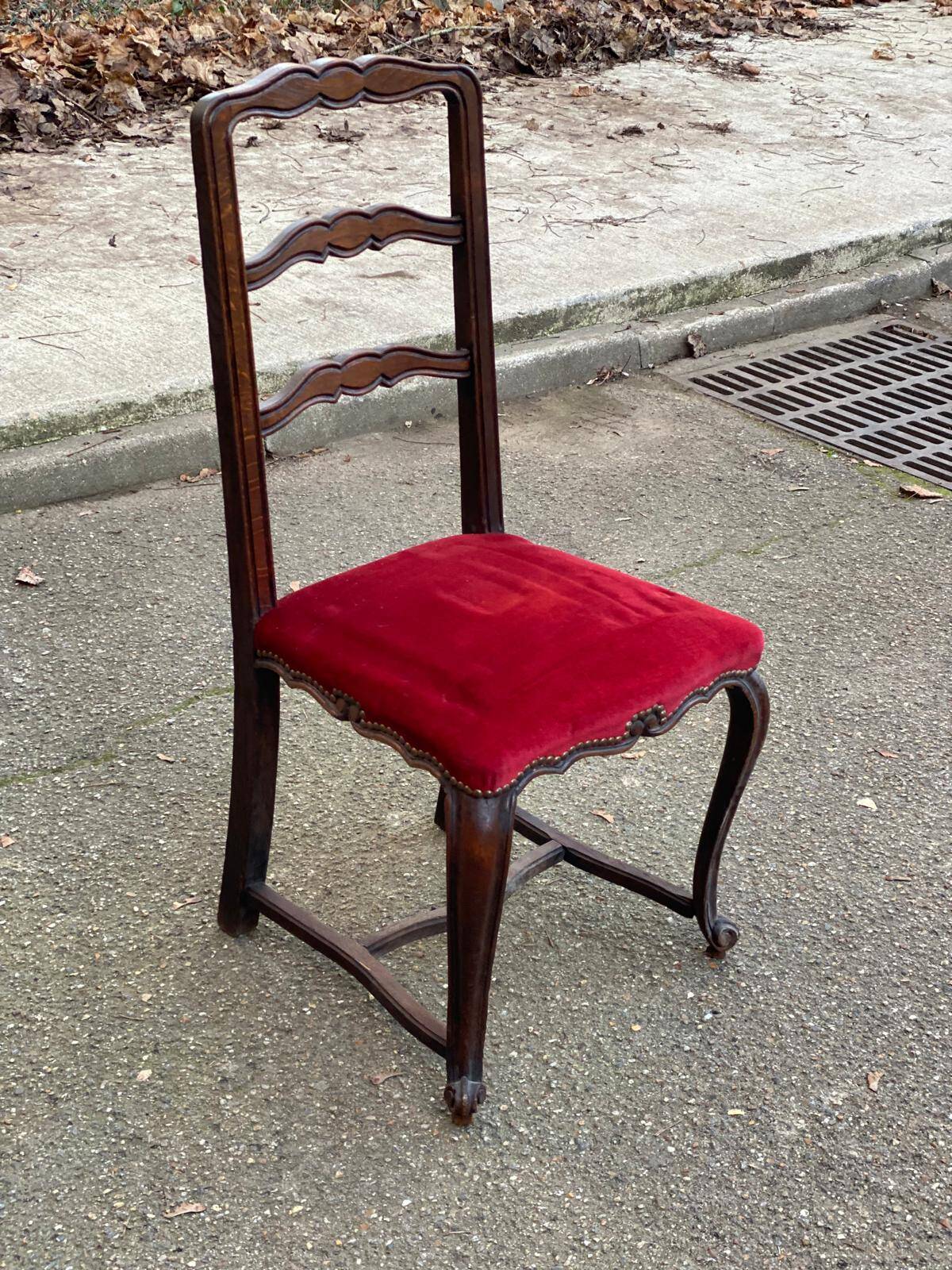 Louis XV dining chair, solid wood, burgundy velvet.