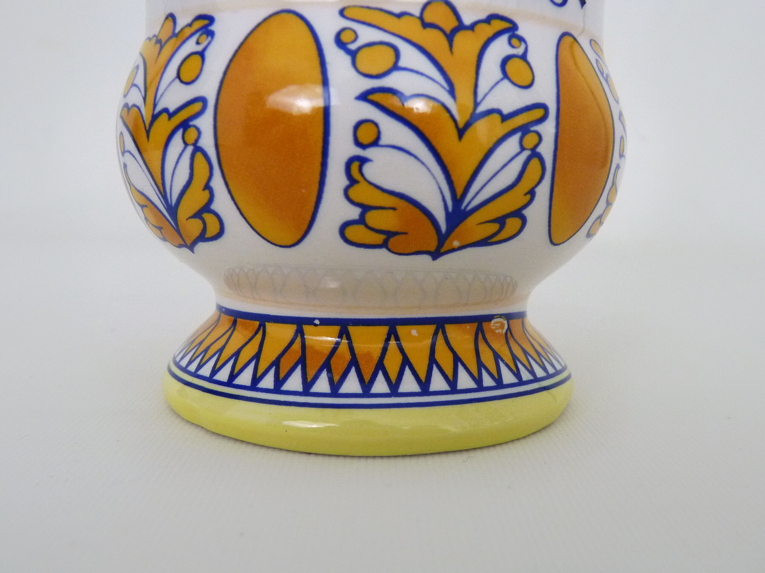 Old apothecary pot, Tamarindus ceramic medicine jar. Year 70 80