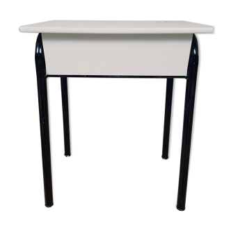 Child desk