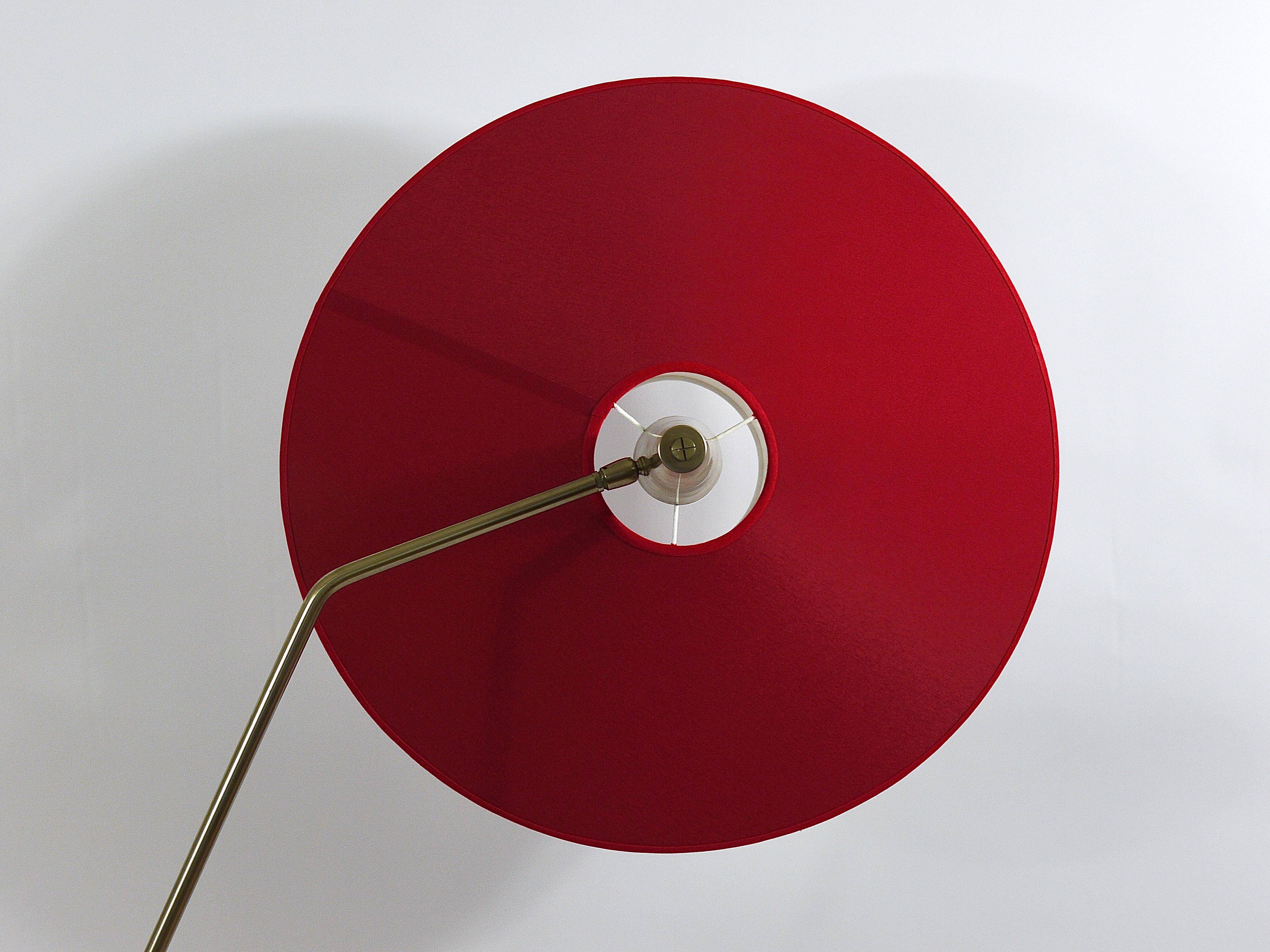 Articulated floor lamp with counterweight mid-century by Rupert Nikoll, nickel, brass.