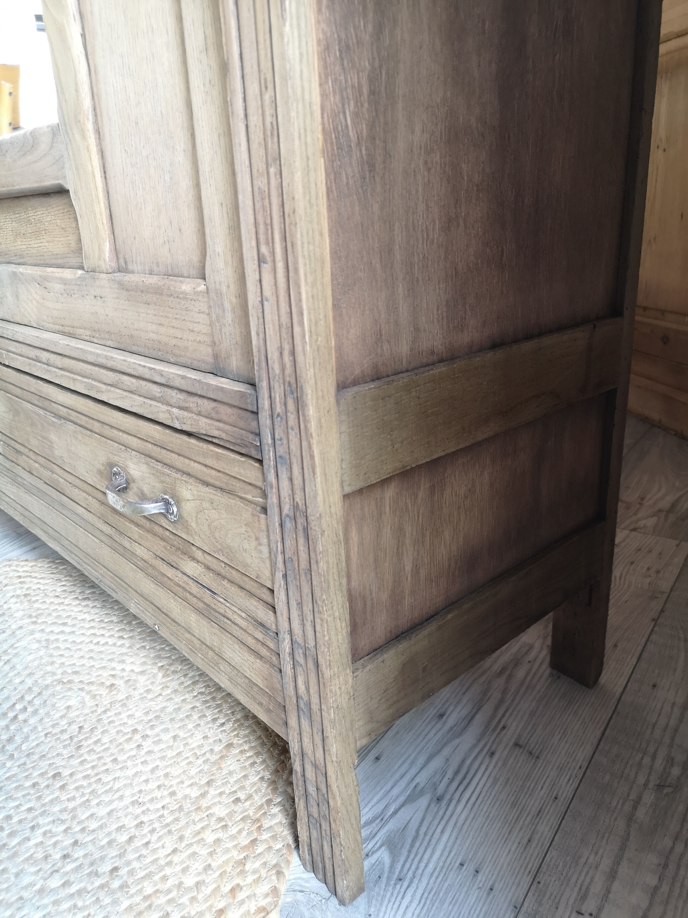 Stripped parisian wardrobe, raw wood