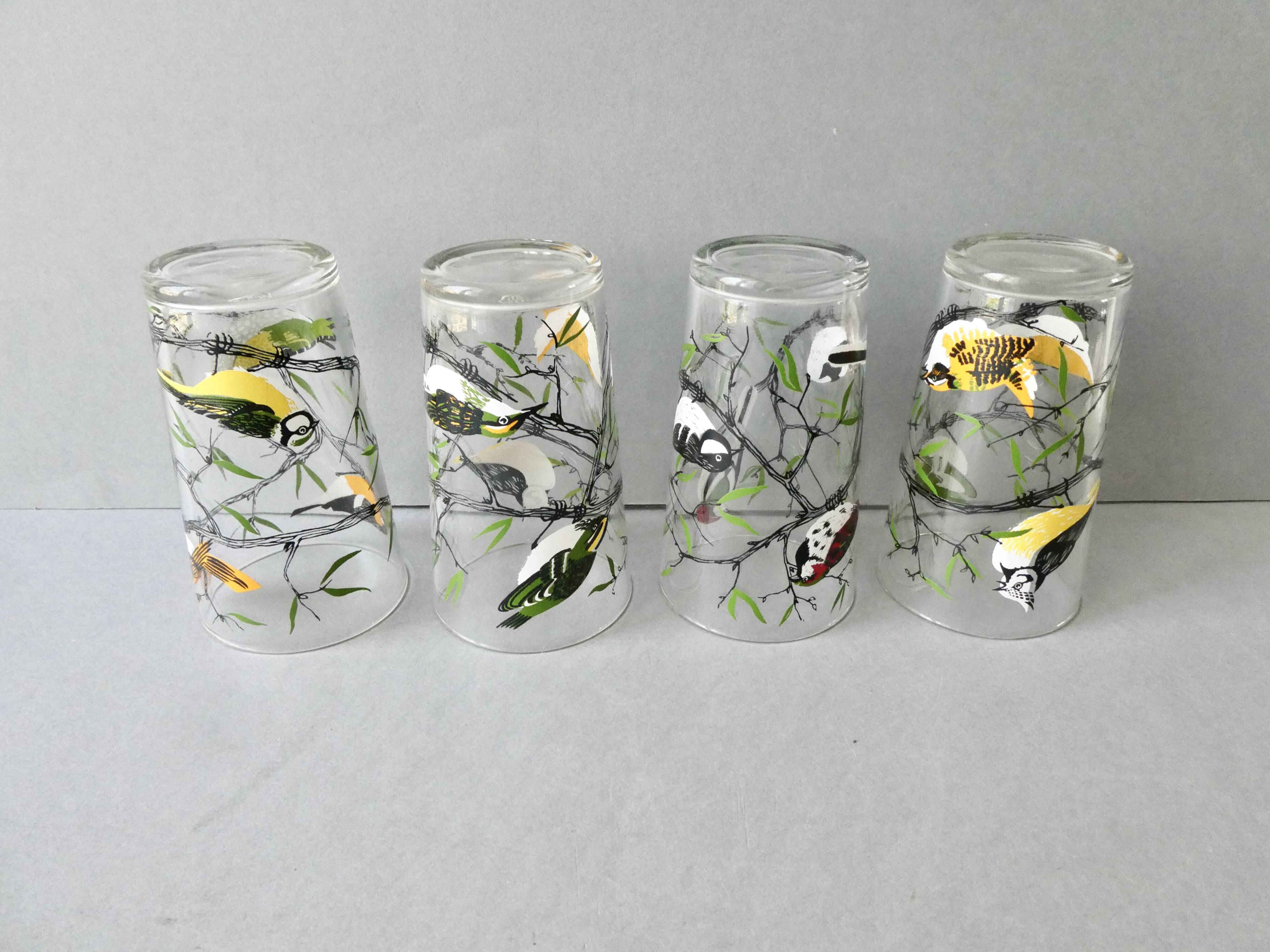 Carafe and its 4 glasses BVB France, bird decor, circa 1960