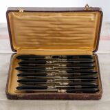 Lot de 26 couteaux anciens (c. 1900) : table, dessert et fromage, en coffret