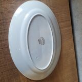 Plat ovale en porcelaine opaque de la faïence de Lunéville