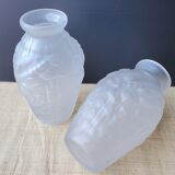 2 Art Deco vases in frosted glass