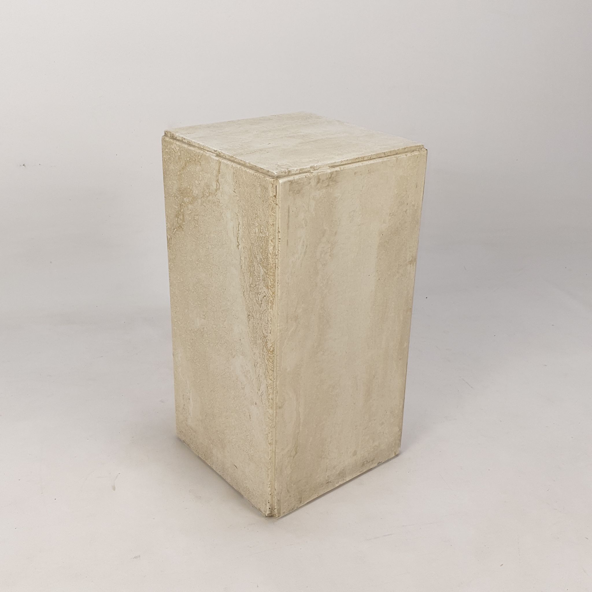 Italian travertine side table or pedestal, 1980's
