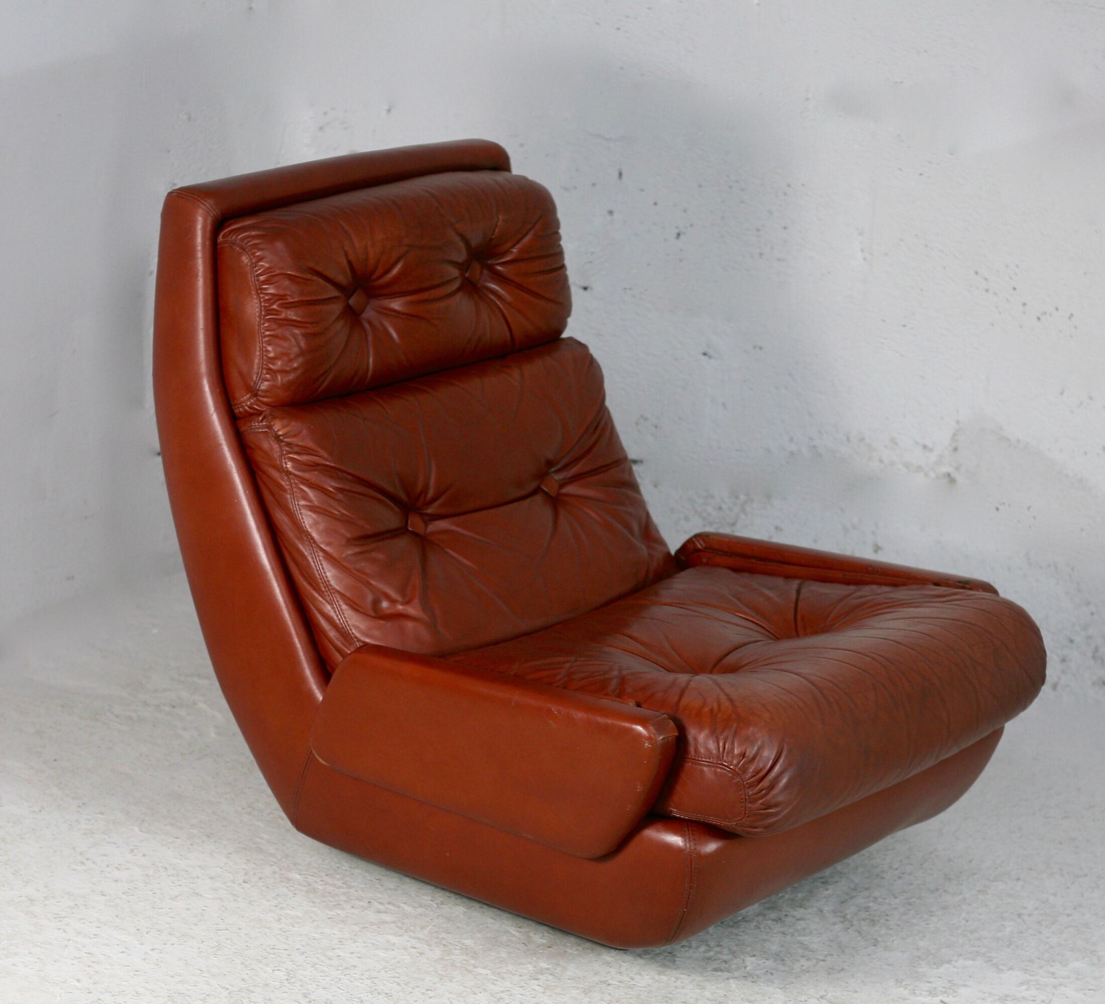 Easy chair "space age". Jean Prévost, France, leather, circa 1970