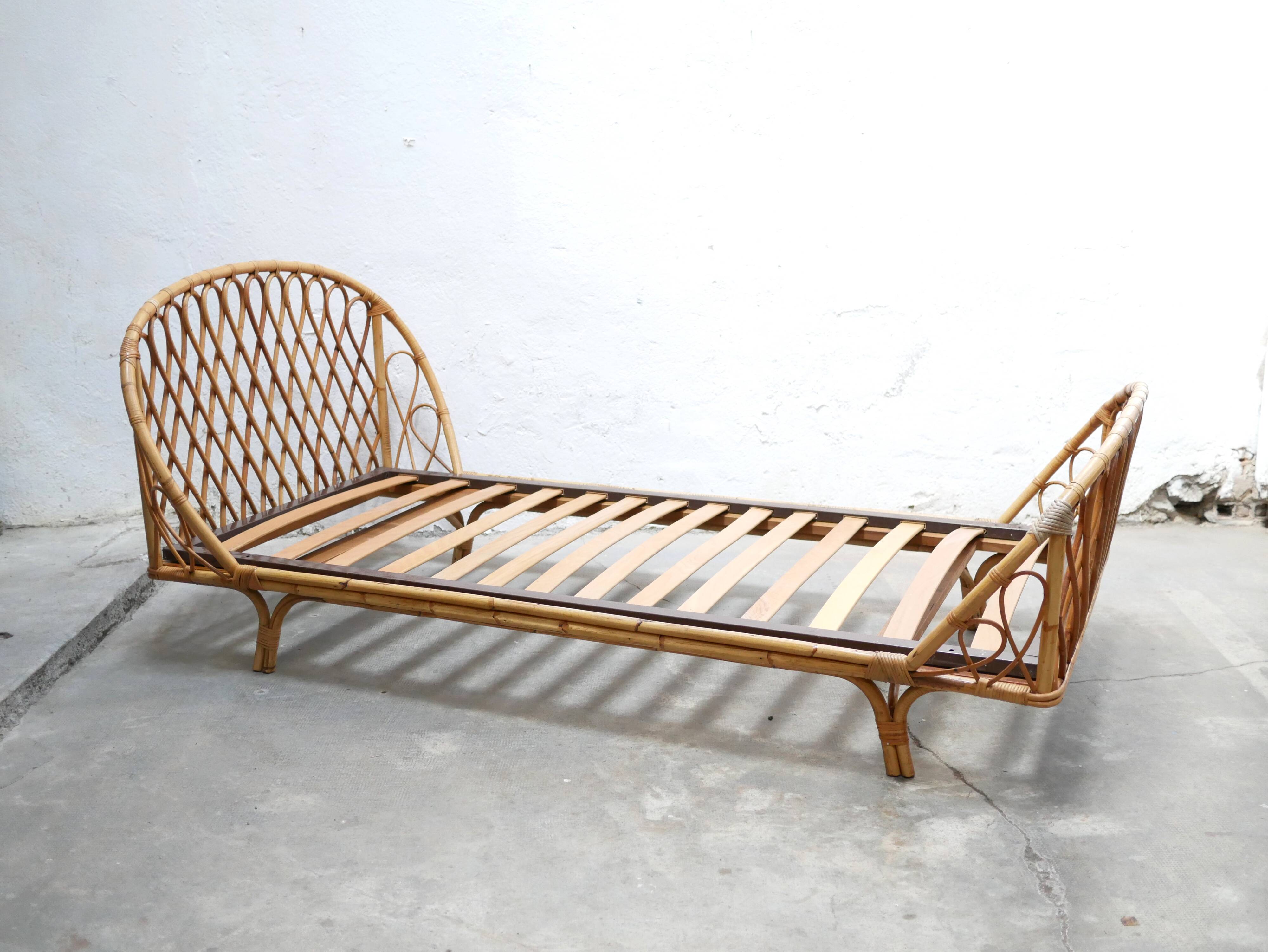 Vintage rattan basket bed 90cm x 190cm