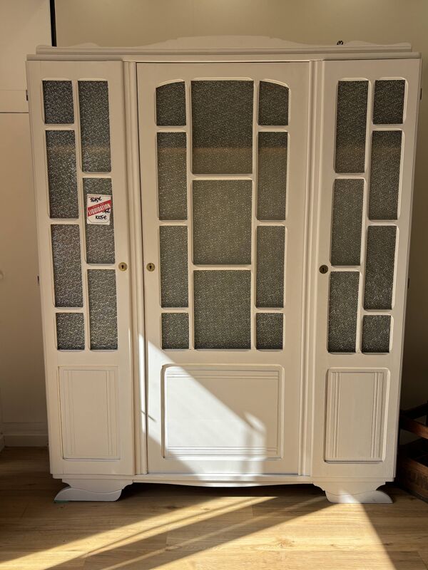 Armoire parisienne vitrée