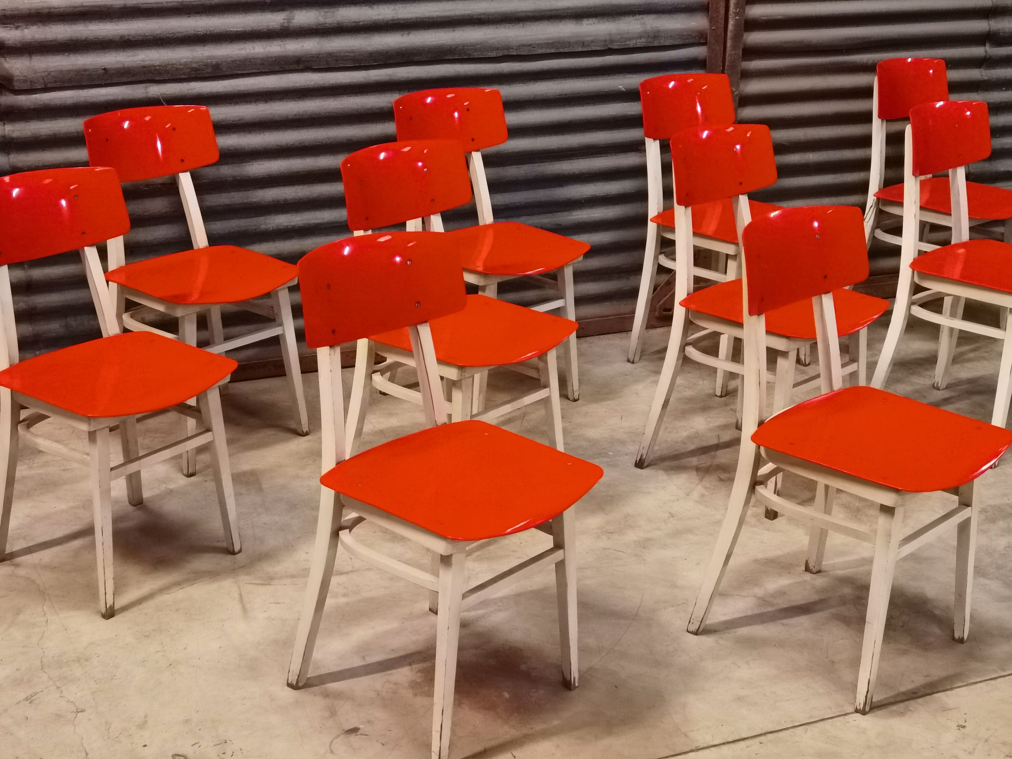 Lot de 11 chaises Ton