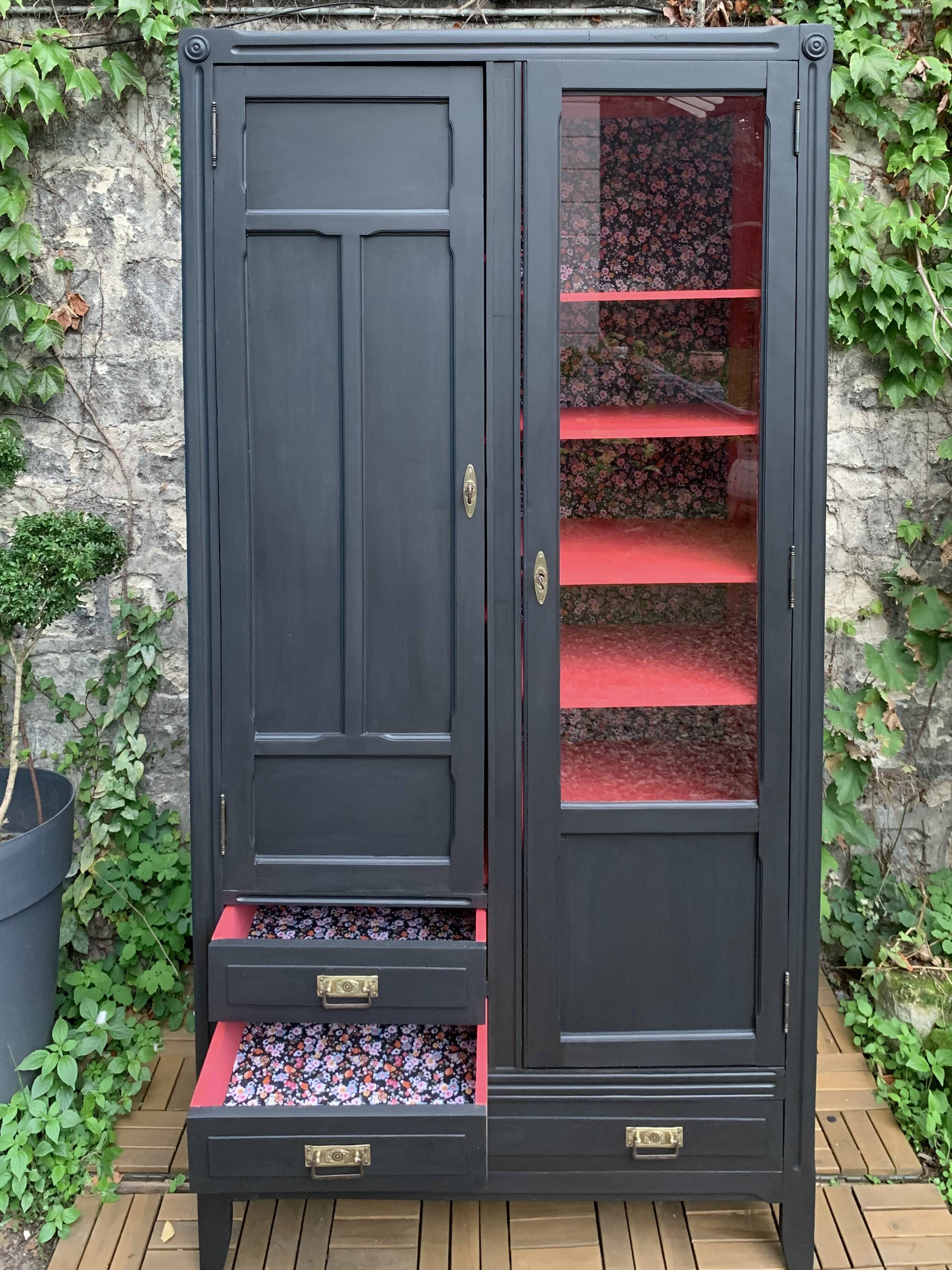 Parisian glazed hotel wardrobe 1930
