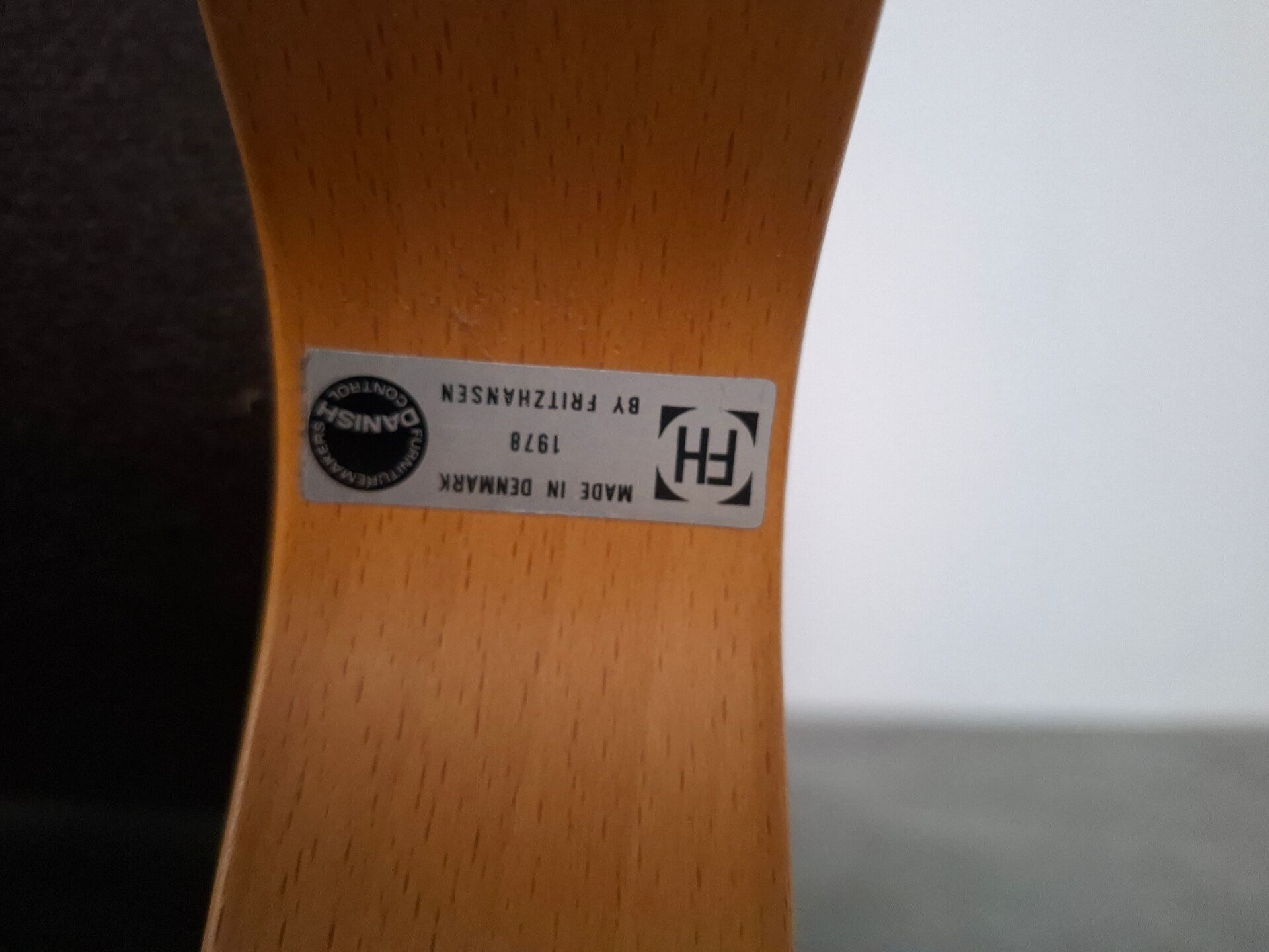 2  chaises AX  par Hvidt & Molgaad édition Fritz Hansen