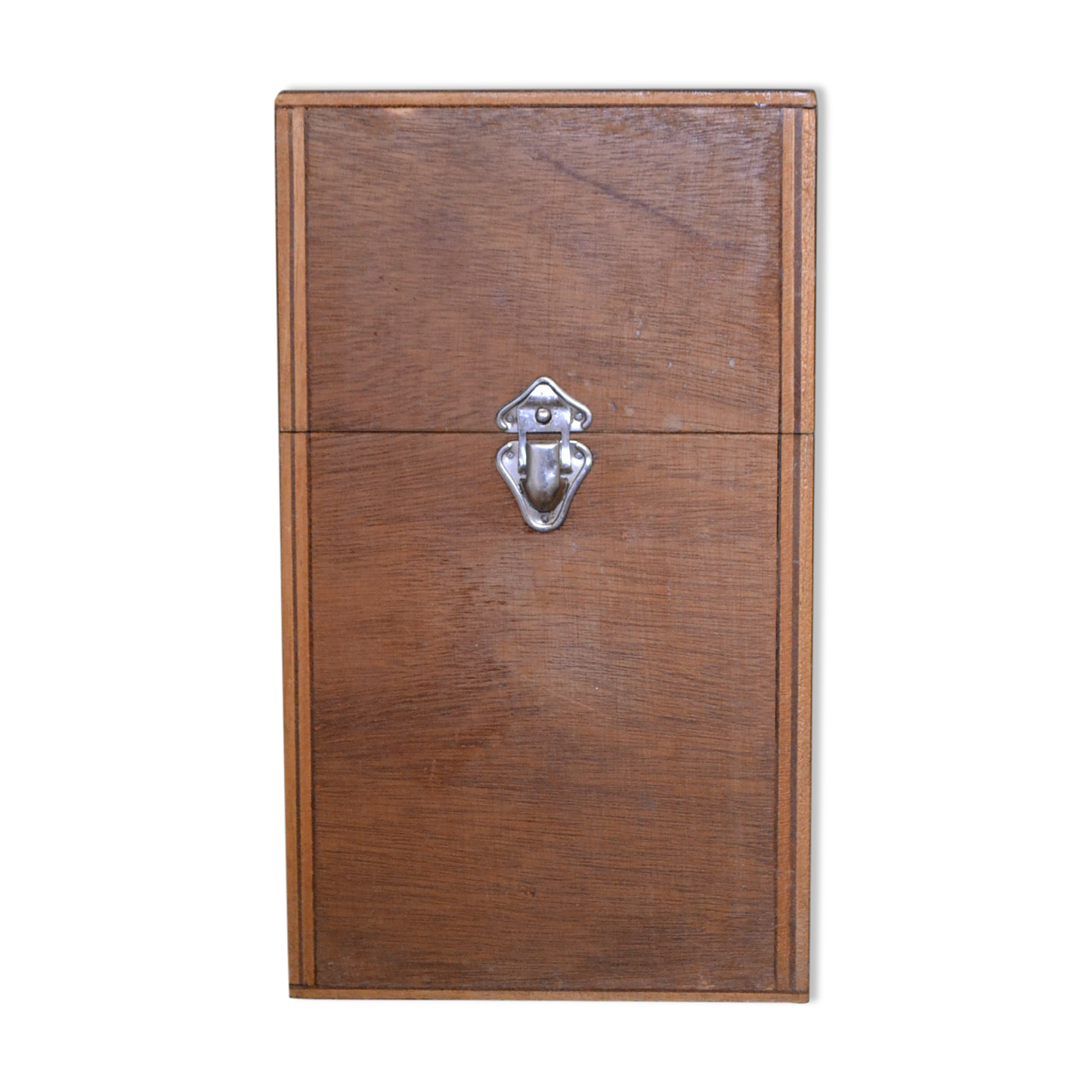 Wooden plug box