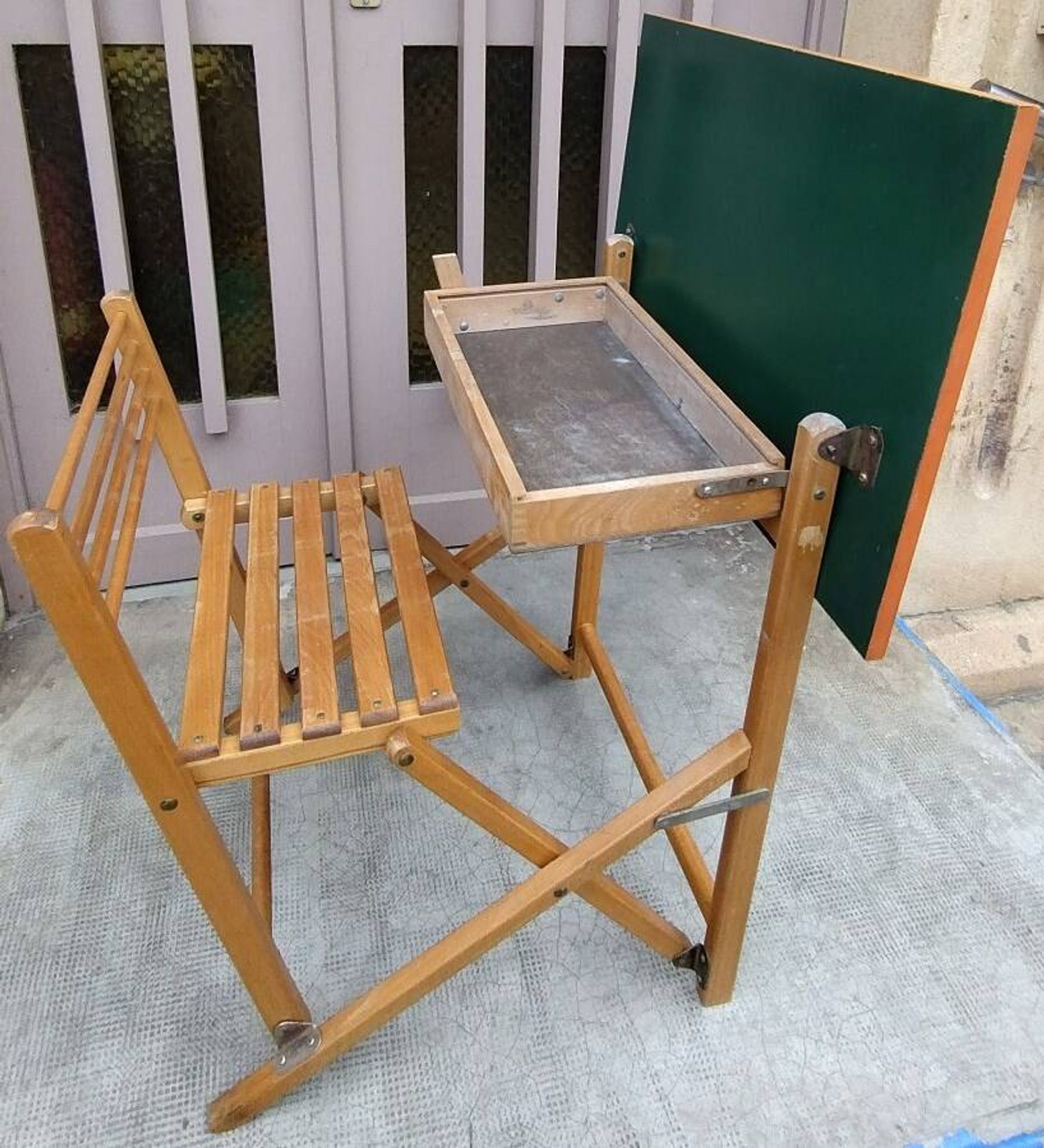 bureau / pupitre pour enfant pliable