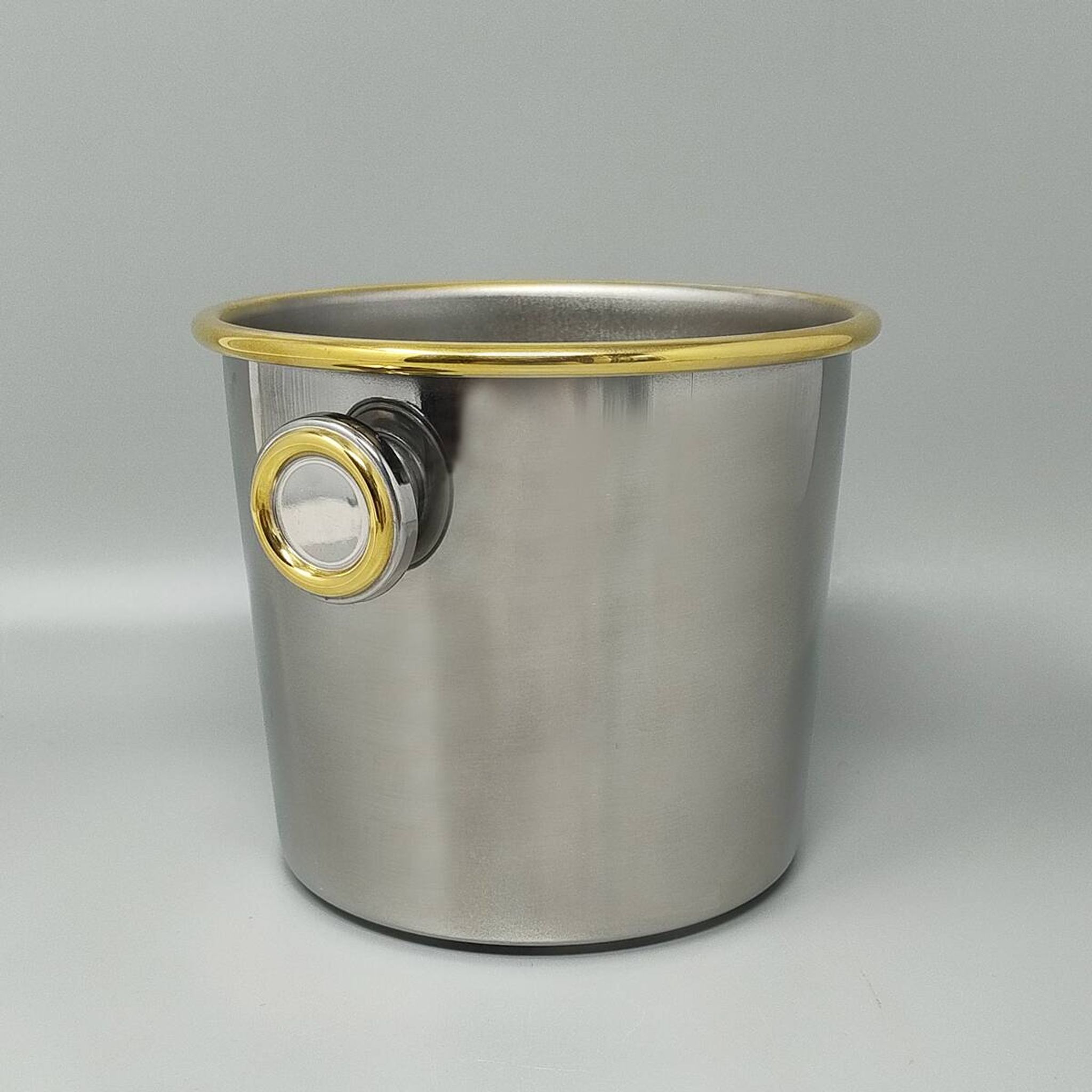 1970s Gorgeous Cocktail Shaker in Gold 24K and Stainless Steel With Ice Buc