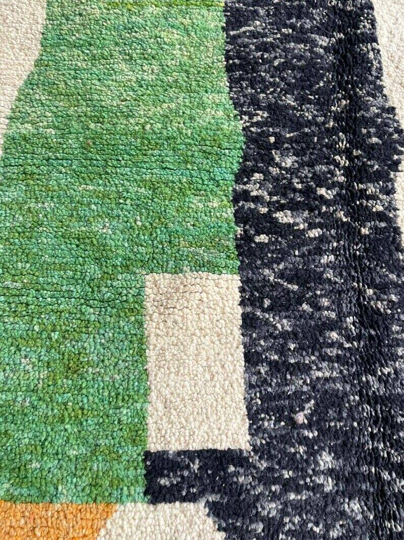 Handmade traditional Moroccan wool rug size 200 x 300 cm.