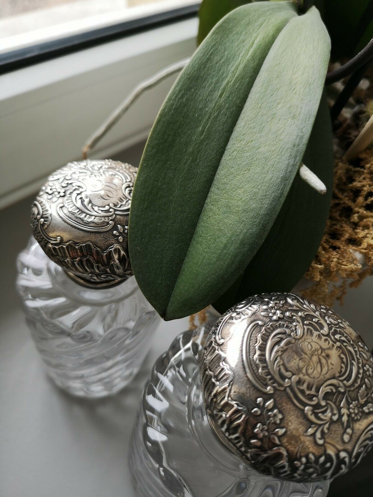 Lot of 2 crystal bottles model bamboo solid silver cap