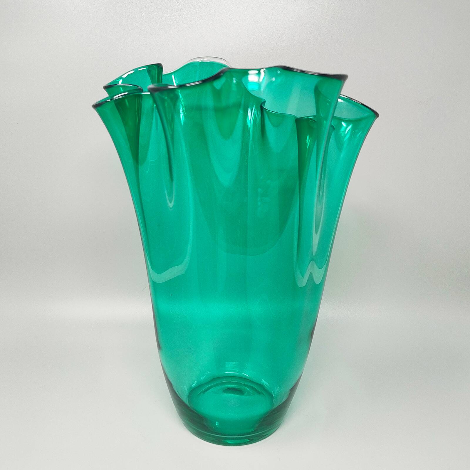 1970s Astonishing green "Fazzoletto" vase by Michielotto in Murano glass. Made in Italy