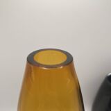 Vase scandinave ovoïde en verre ambré vers 1960