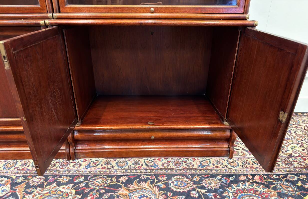 Set Original English Globe Wernicke Bookcase