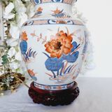 Hand-painted porcelain table lamp, Chinese Imari style.