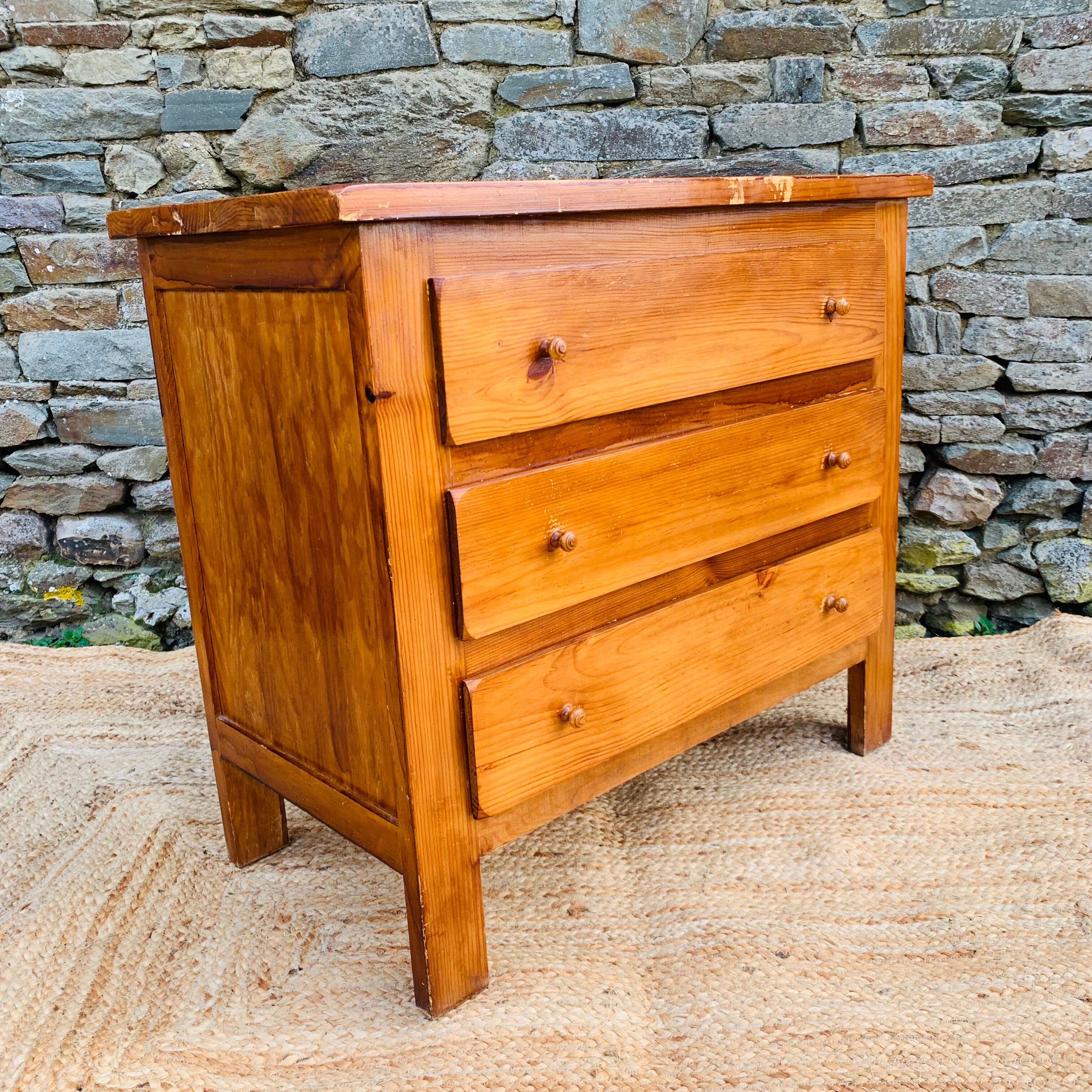 Chest of drawers 3 drawers