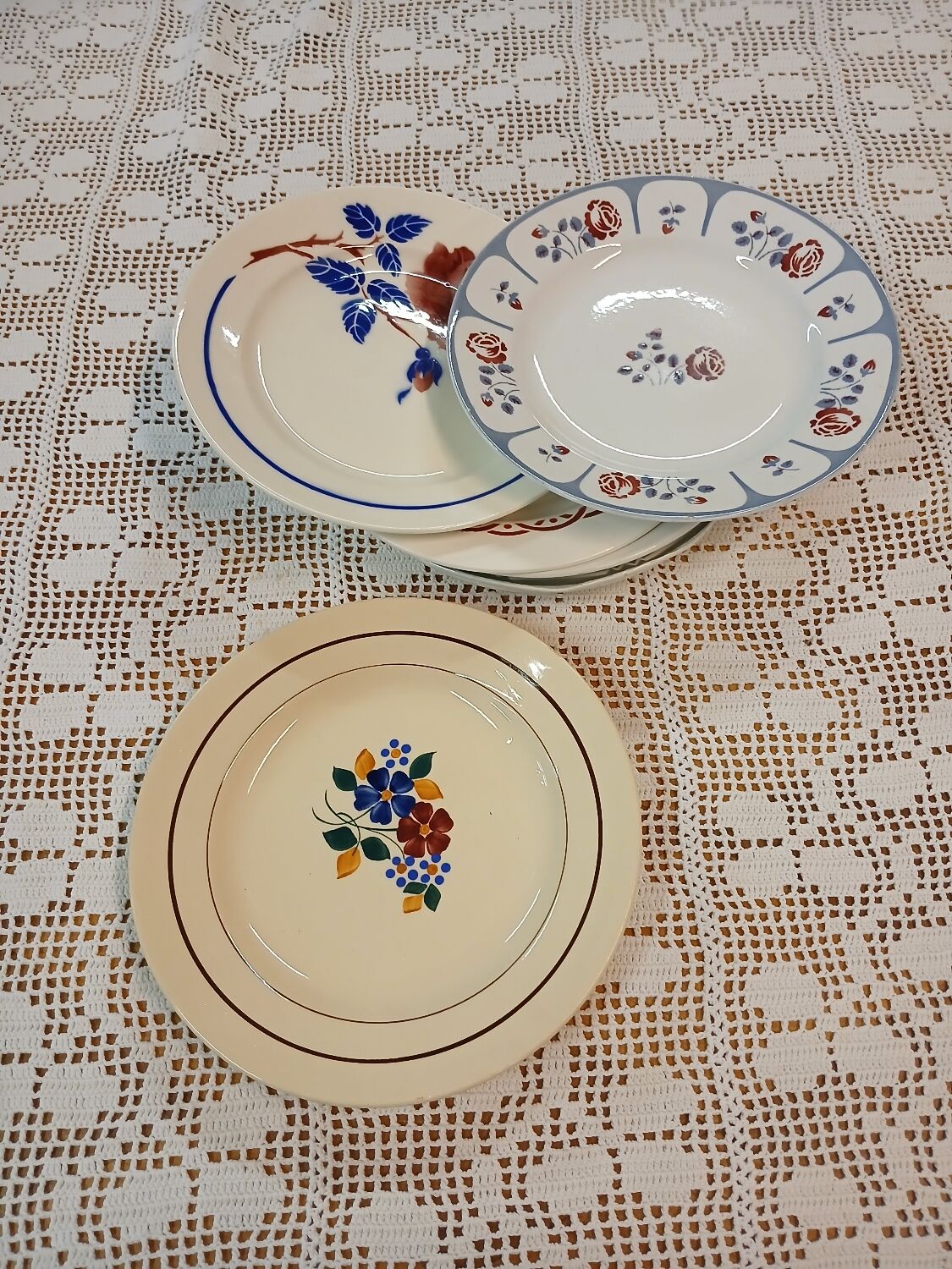 6 mismatched antique dinner plates