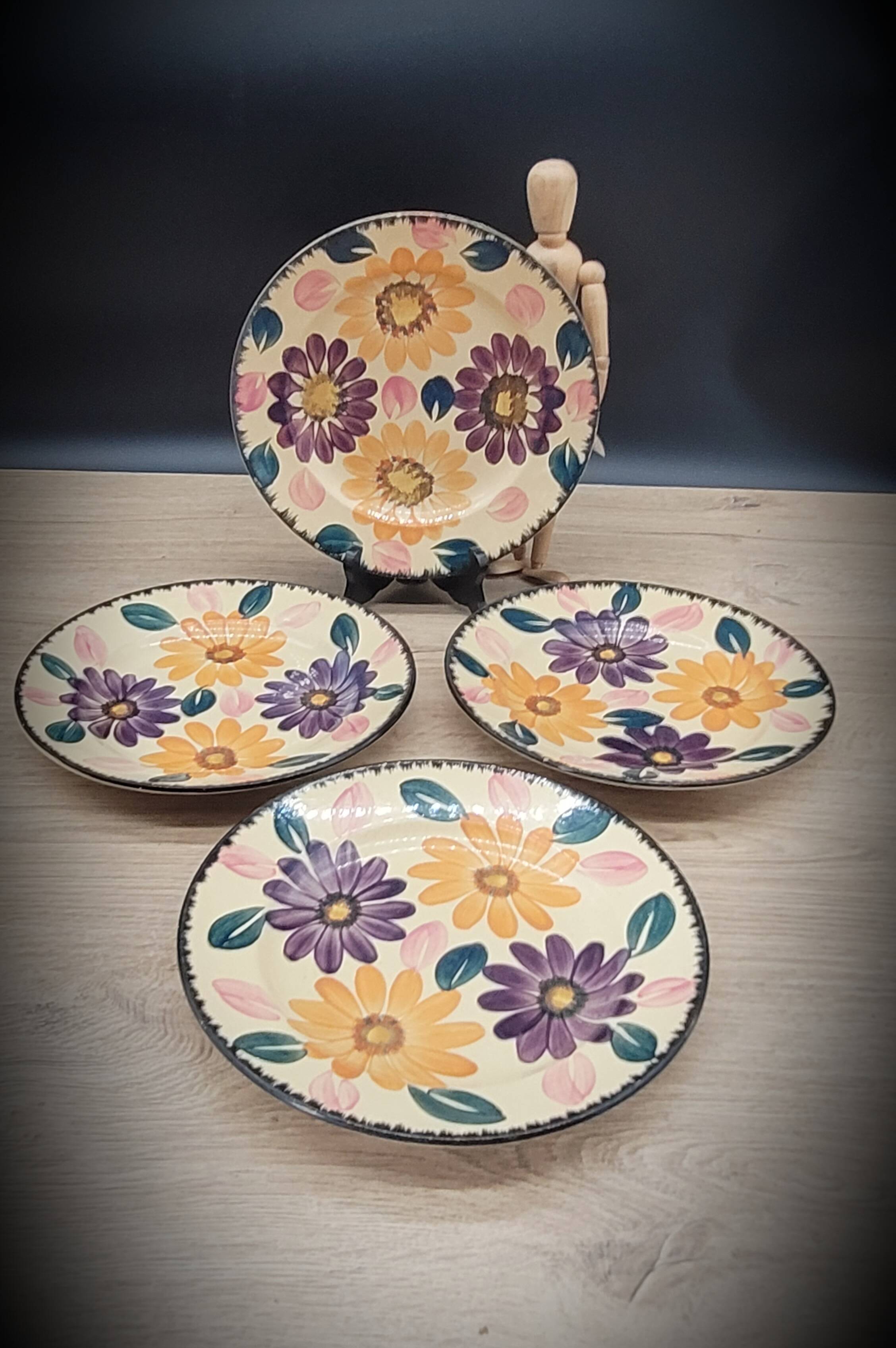 Set 4 flat plates Balkan Van Gogh