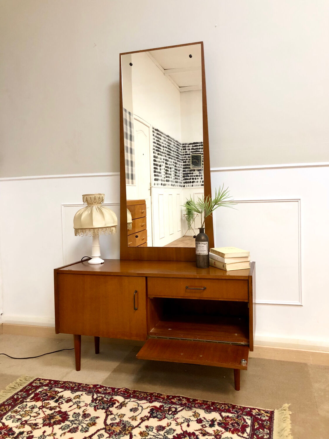 Vintage dressing table