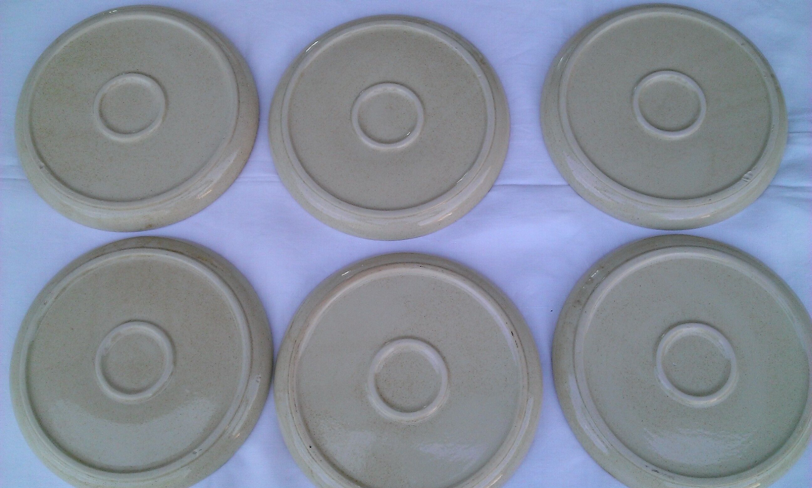 6 honey sandstone plates speckled