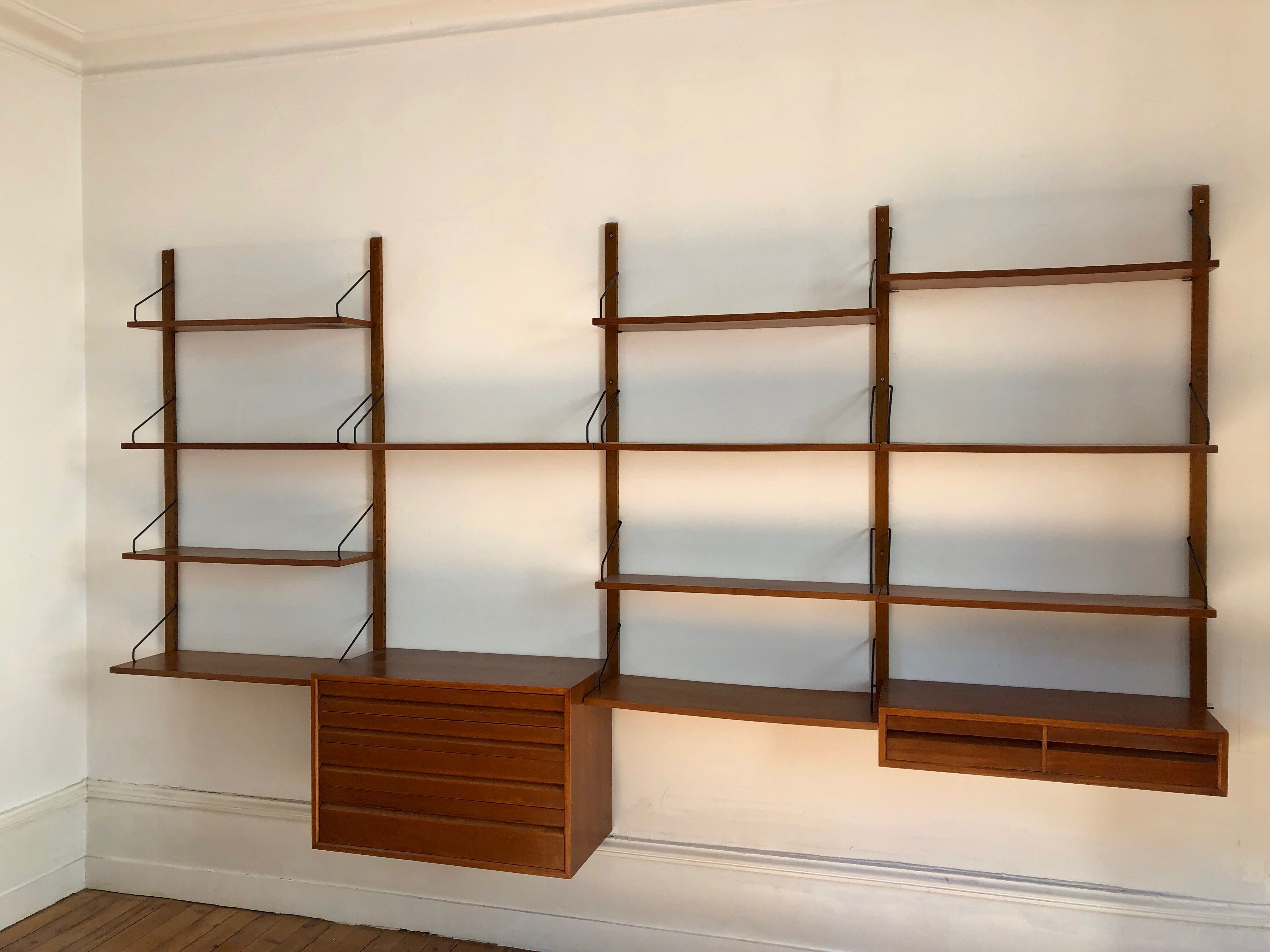 Scandinavian teak wall system "Royal system" Poul Cadovius