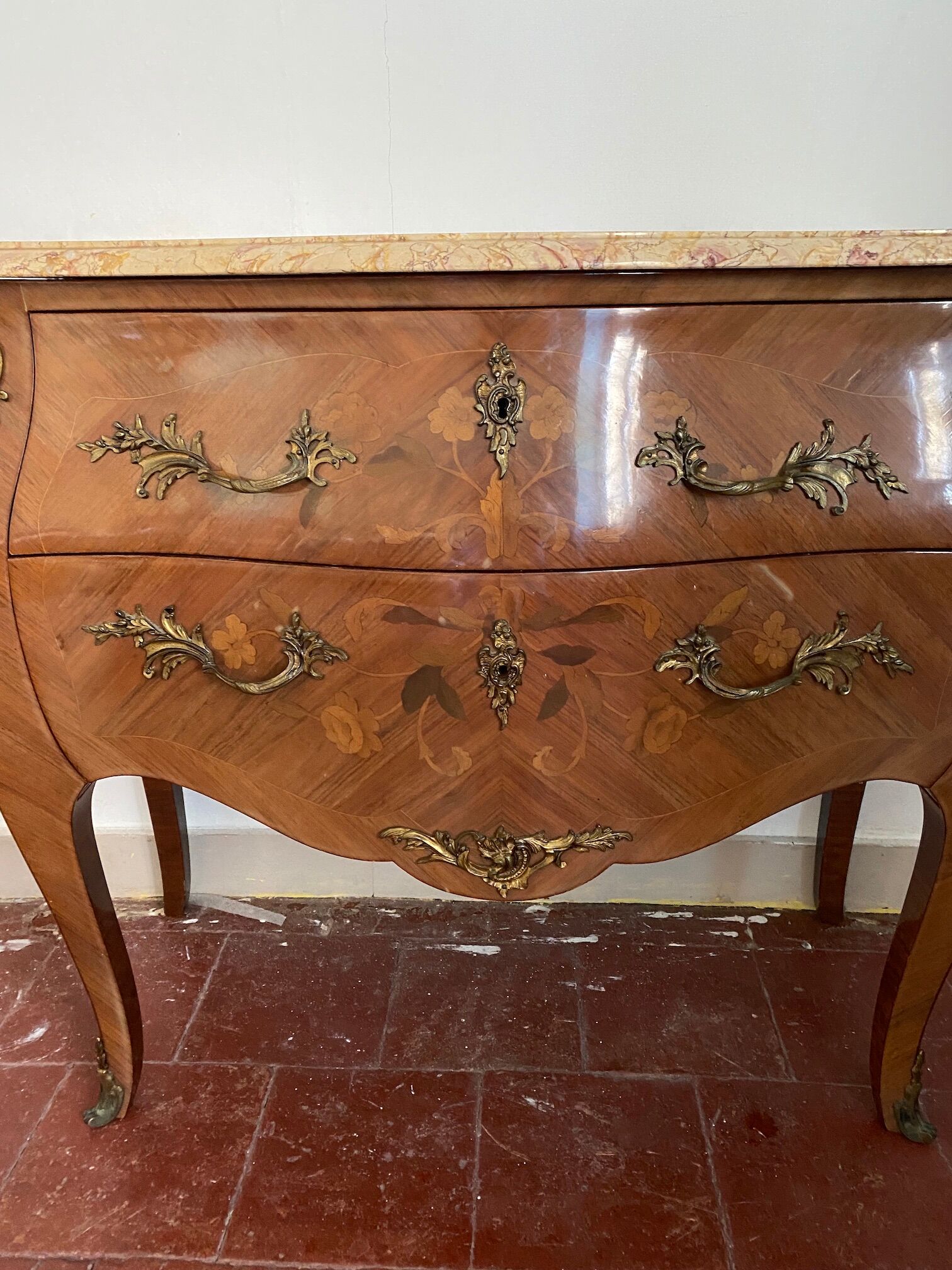 Chest of drawers in marquetry