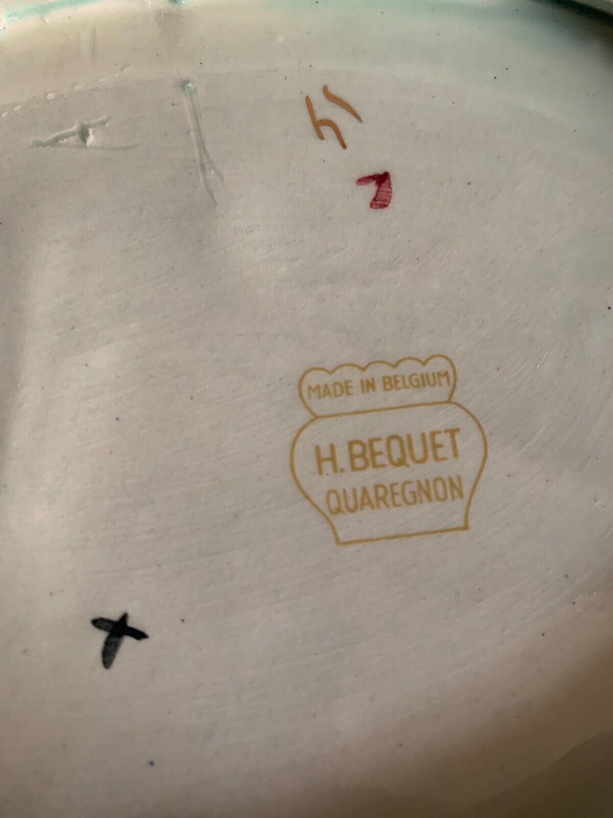 Tray, signed Bequet Quaregnon, Belgium, gilded with fine gold, numbered 14