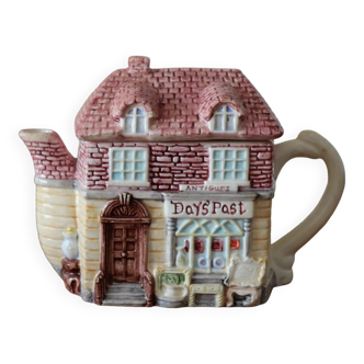 Vintage slip teapot Leonardo